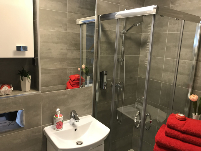 Bathroom 4, Good Time Apartments Zgoda, Warsaw