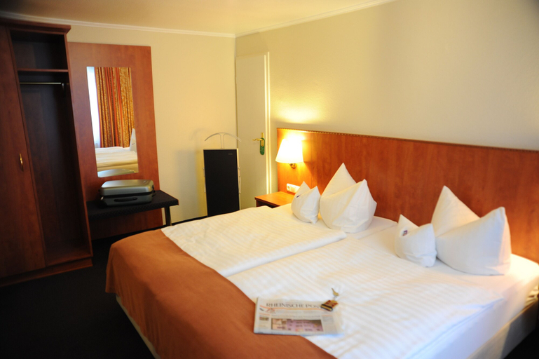 Bedroom 5, Hotel Rheinischer Hof, Heinsberg