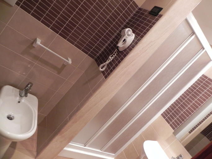Bathroom 4, Hotel President Pomezia, Roma