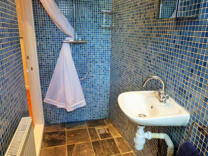 Bathroom 3, The Salt Pot, Isle of Wight