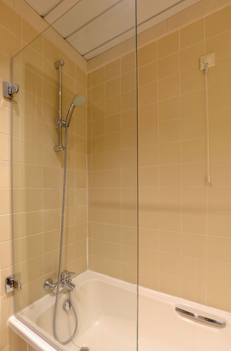 Bathroom 4, Verdi Santarem, Santarém
