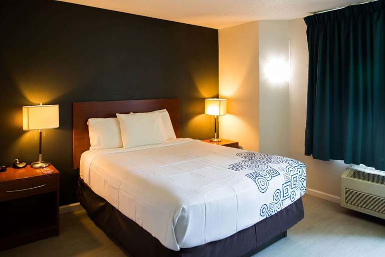 Bedroom 3, Econo Lodge Harrisburg - Hershey North, Dauphin