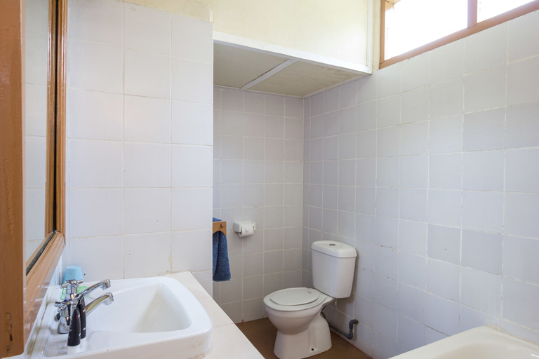 Bathroom 3, Reddoorz @ Cemara Beach Sunrise, Denpasar
