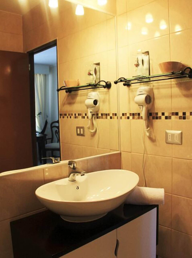 Bathroom 3, Hotel Baviera, Ñuble