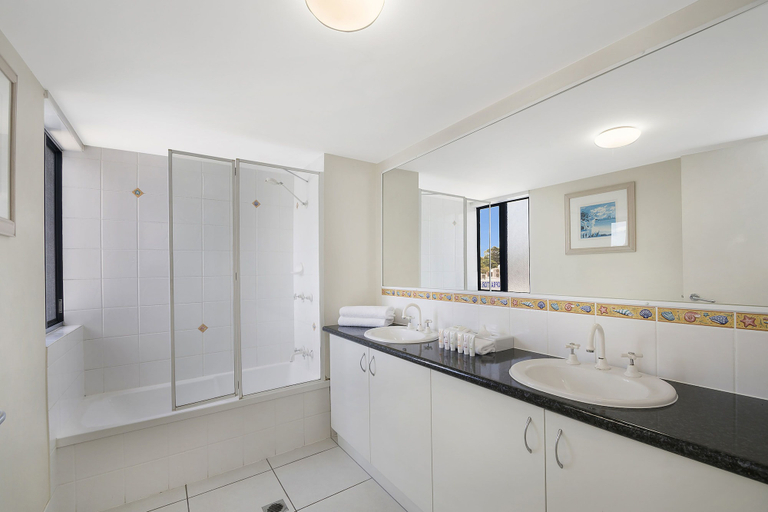 Bathroom 5, BreakFree Grand Pacific Caloundra, Caloundra - Caloundra S.
