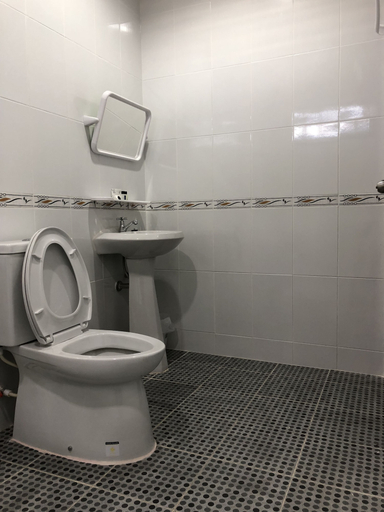 Bathroom 4, Rabbit Hostel, Lom Sak