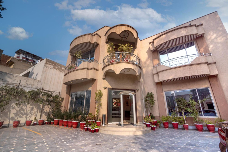 Exterior & Views 2, Hotel One Lalazar Multan, Multan