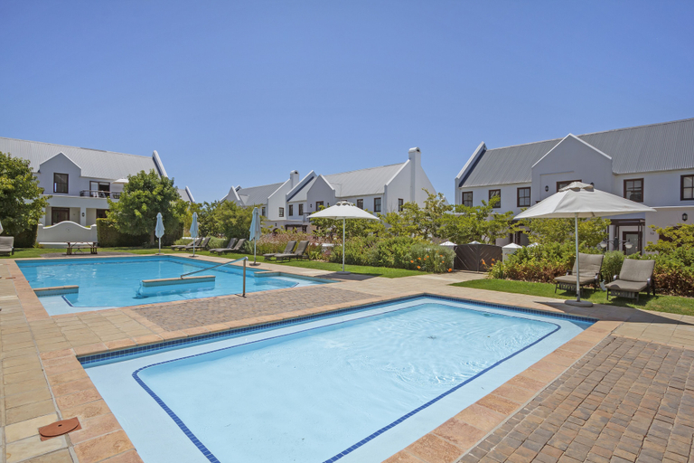Sport & Beauty 5, Winelands Golf Lodges 30, Cape Winelands