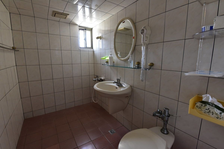 Bathroom 5, YoYo MaAn B&B, Pingtung