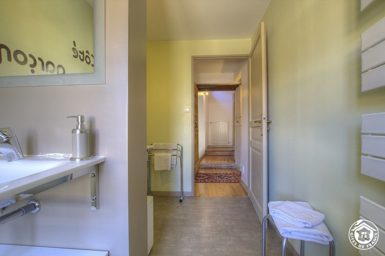 Bathroom 5, La Cerisaie, Ain