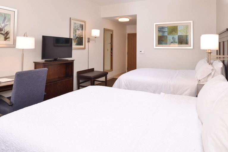 Bedroom 3, Hampton Inn & Suites Pueblo-Southgate, Pueblo