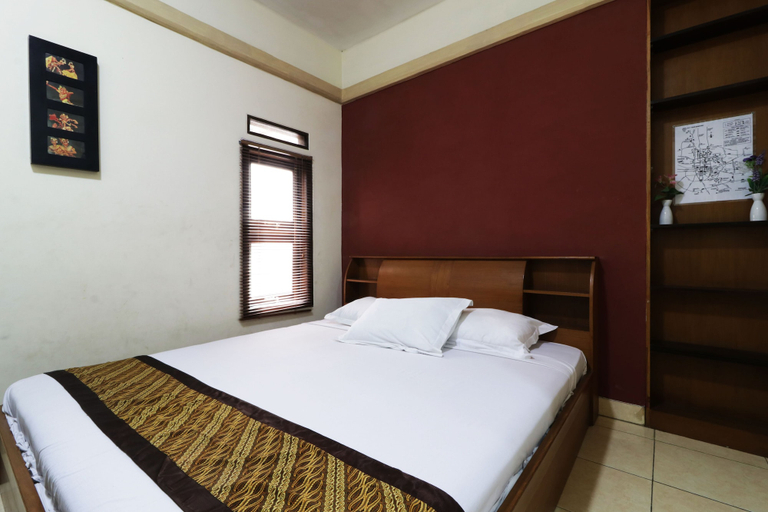 Bedroom 2, Rumah Tawa Guesthouse 1, Bandung