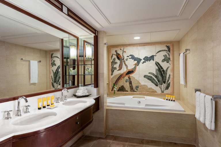 Bathroom 4, Shangri La Mactan Cebu, Lapu-Lapu City