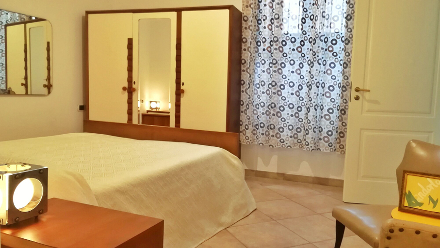 Bedroom 3, Esagono Monello, Syracuse