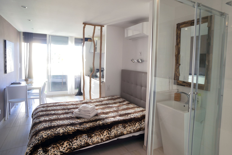 Bedroom 4, Village Naturiste Cap d'Agde Hôtel Libertin Location Studio Club Riad, Hérault