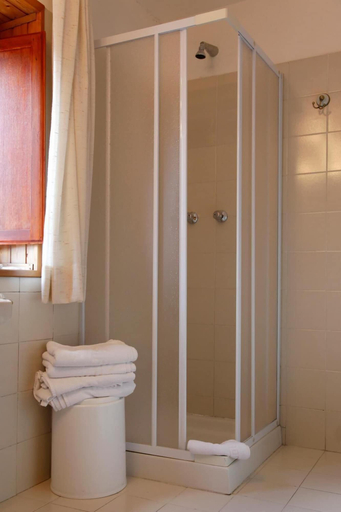 Bathroom 4, Hotel La Pieja, L'Aquila
