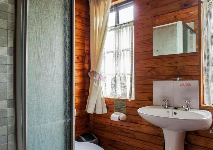Bathroom 3, Viewpoint Lodge, Ehlanzeni