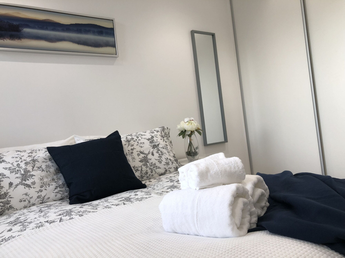 Bedroom 2, Cosy One Bedroom Apartment By Creatick, Reading