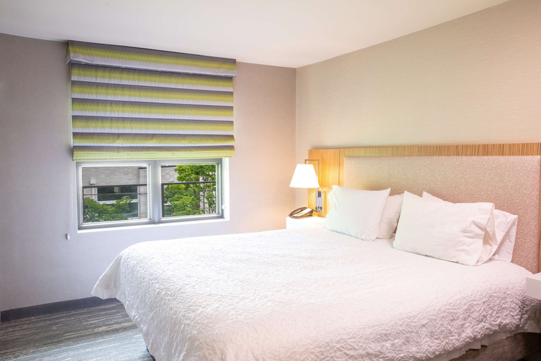 Bedroom 2, Hampton Inn & Suites Seattle-Downtown, Seattle