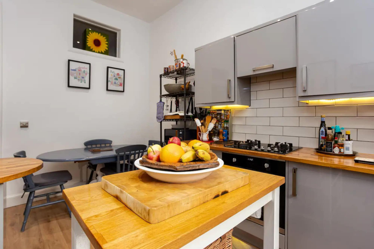 Others 4, Spacious 2 Bedroom House Near The Meadows, Edinburgh
