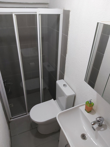 Bathroom 5, Rodoshan, Beyoğlu
