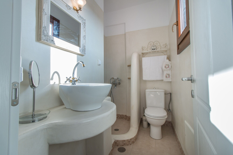 Bathroom 5, Gratsias Luxury Apartments, South Aegean