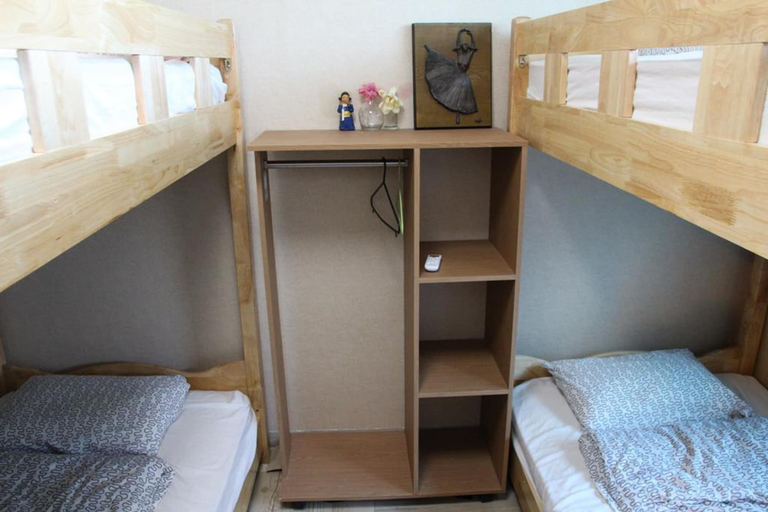 Bedroom 4, Dustin Guesthouse - Hostel, Mapo