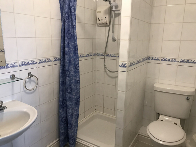 Bathroom 3, The Olde Peculiar, Staffordshire
