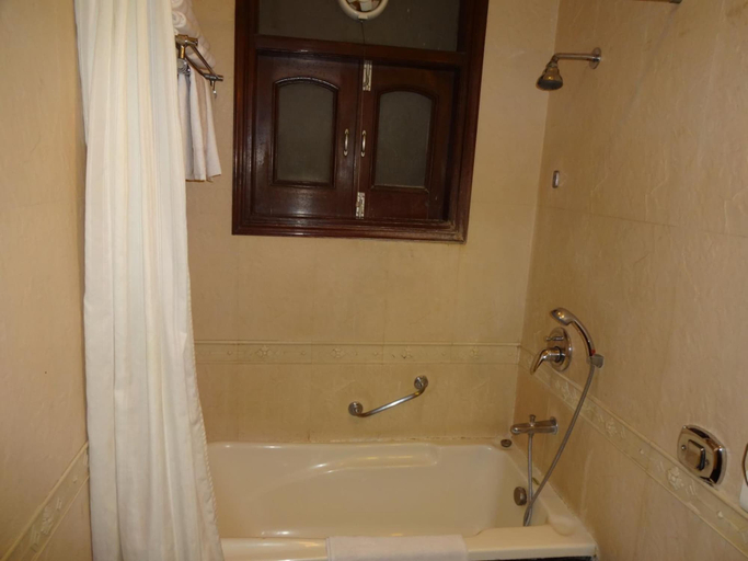 Bathroom 3, Florence Inn, Delhi
