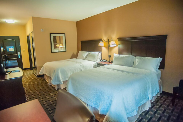 Bedroom 3, Hampton Inn & Suites Palestine, Anderson