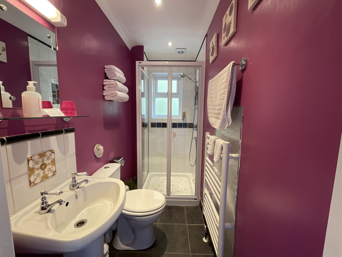 Bathroom 4, The Great Grubb, Devon