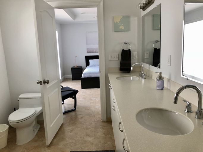Bathroom, Luxury Home by Ideal Experience VR, Broward