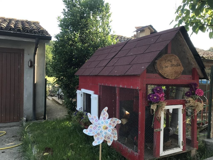 Exterior & Views 2, Tra i Campi Di Papaveri, Parma