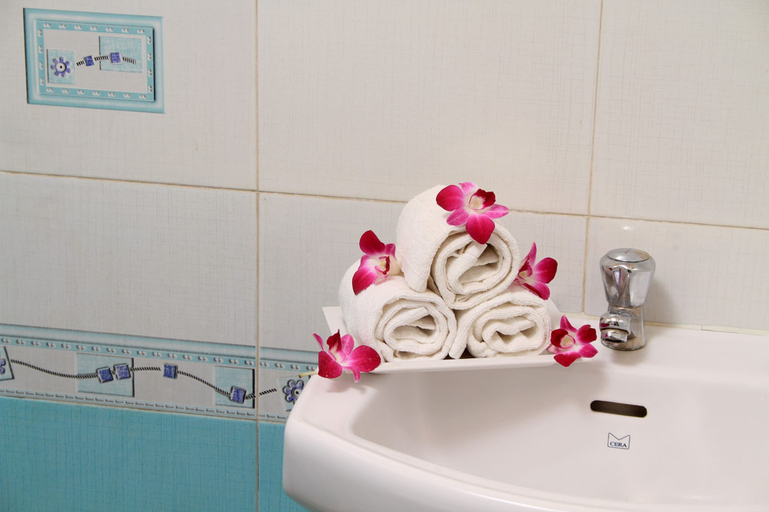 Bathroom 3, Hoppers Stop Yelahanka, Bangalore