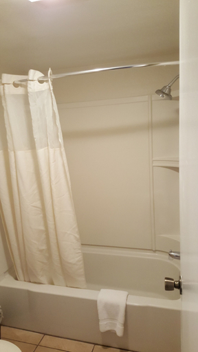 Bathroom 5, Quality Inn Escondido San Diego North County, San Diego