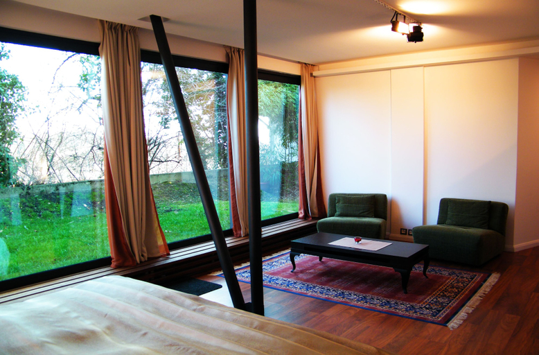Others 5, Hotel President Pantovcak, Zagreb