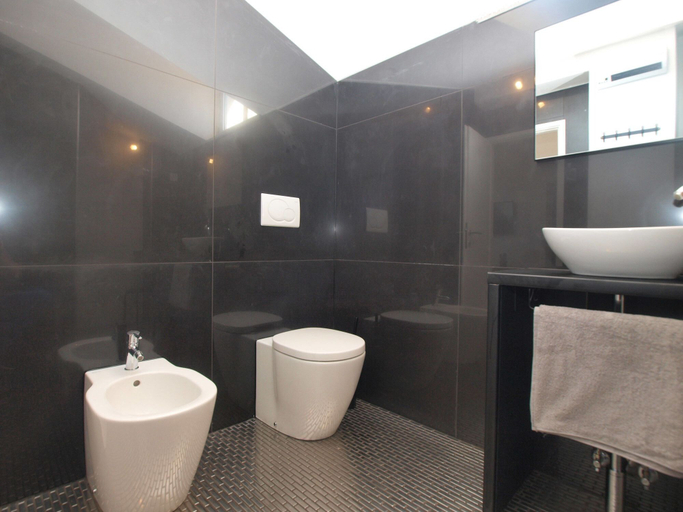 Bathroom 3, Apartment 1634, Pula