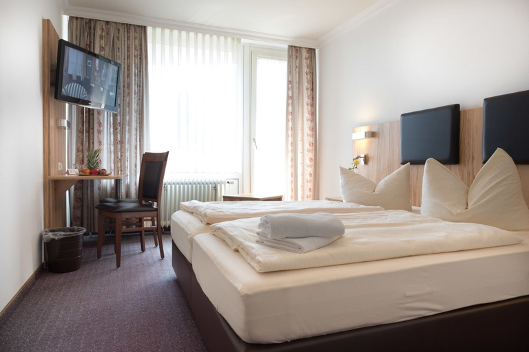 Bedroom 5, Hotel Promenade, Hof