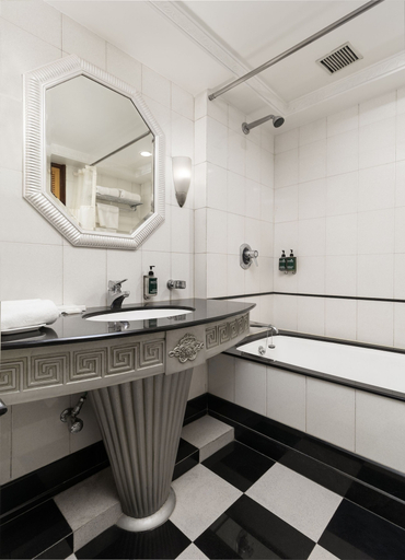 Bathroom 5, Sarovar Portico Kalupur Ahmedabad, Ahmadabad