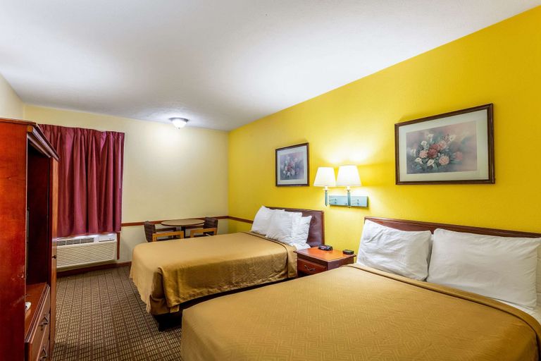Bedroom 4, Econo Lodge Morgantown, Monongalia