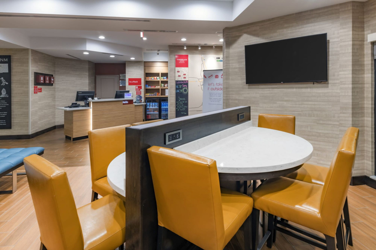 Food & Drinks 5, TownePlace Suites by Marriott Gallup, McKinley
