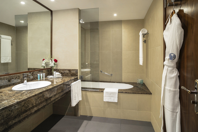 Bathroom 5, Jumeira Rotana, Dubai