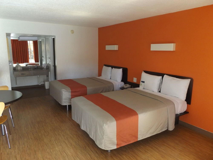 Bedroom 3, FairBridge Inn Express North Lima, Mahoning