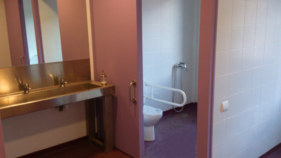 Bathroom, Alberg L' Auro - Hostel, Lleida