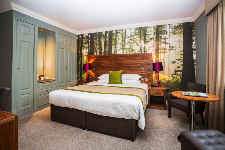 Bedroom 2, The Moat House, Staffordshire