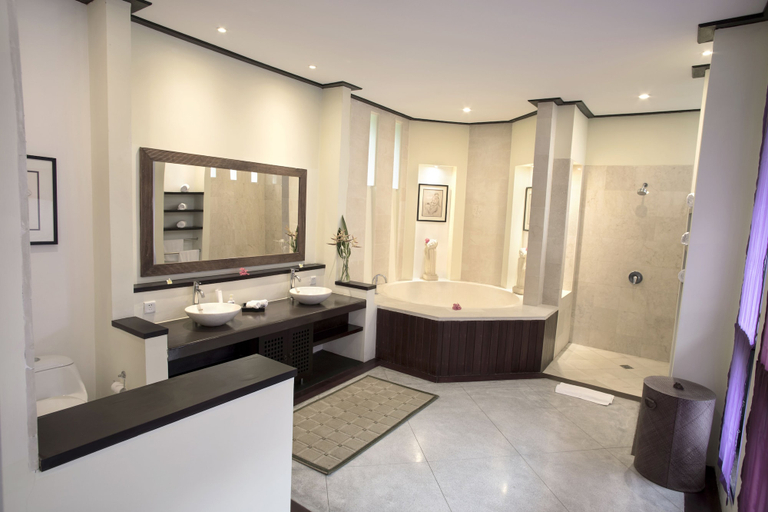 Bathroom, Bougain Villa, Klungkung