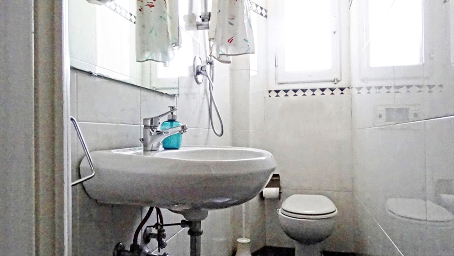 Bathroom 3, La Campanella Guesthouse, Florence