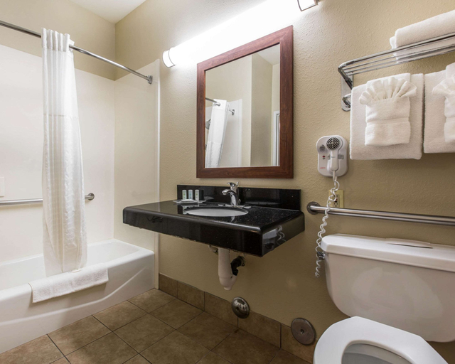 Bathroom 4, Comfort Suites Bakersfield, Kern