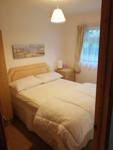 Bedroom 3, Dartmouth Holiday Chalets, Devon