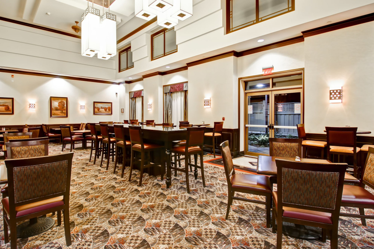 Food & Drinks 5, Homewood Suites by Hilton Toronto Airport Corporate Centre, Toronto